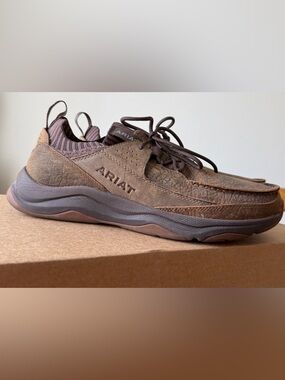 Ariat Men’s 10.5D Country Mile Sneaker Boot Loafer in Earth Brown EUC